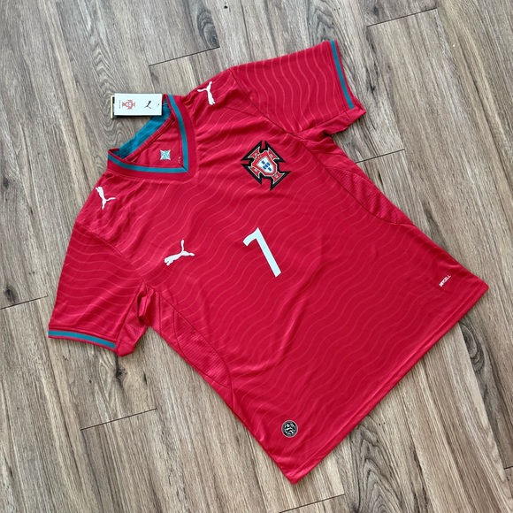 Portugal National Team Soccer Jersey Cristiano Ronaldo 7 - Picture 4 of 6